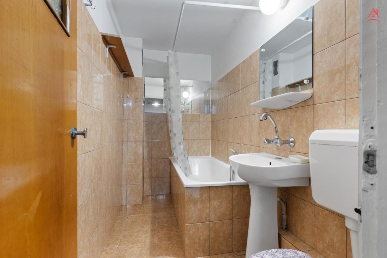 Dristor Large And Cozy Apartment Bucharest Exterior photo