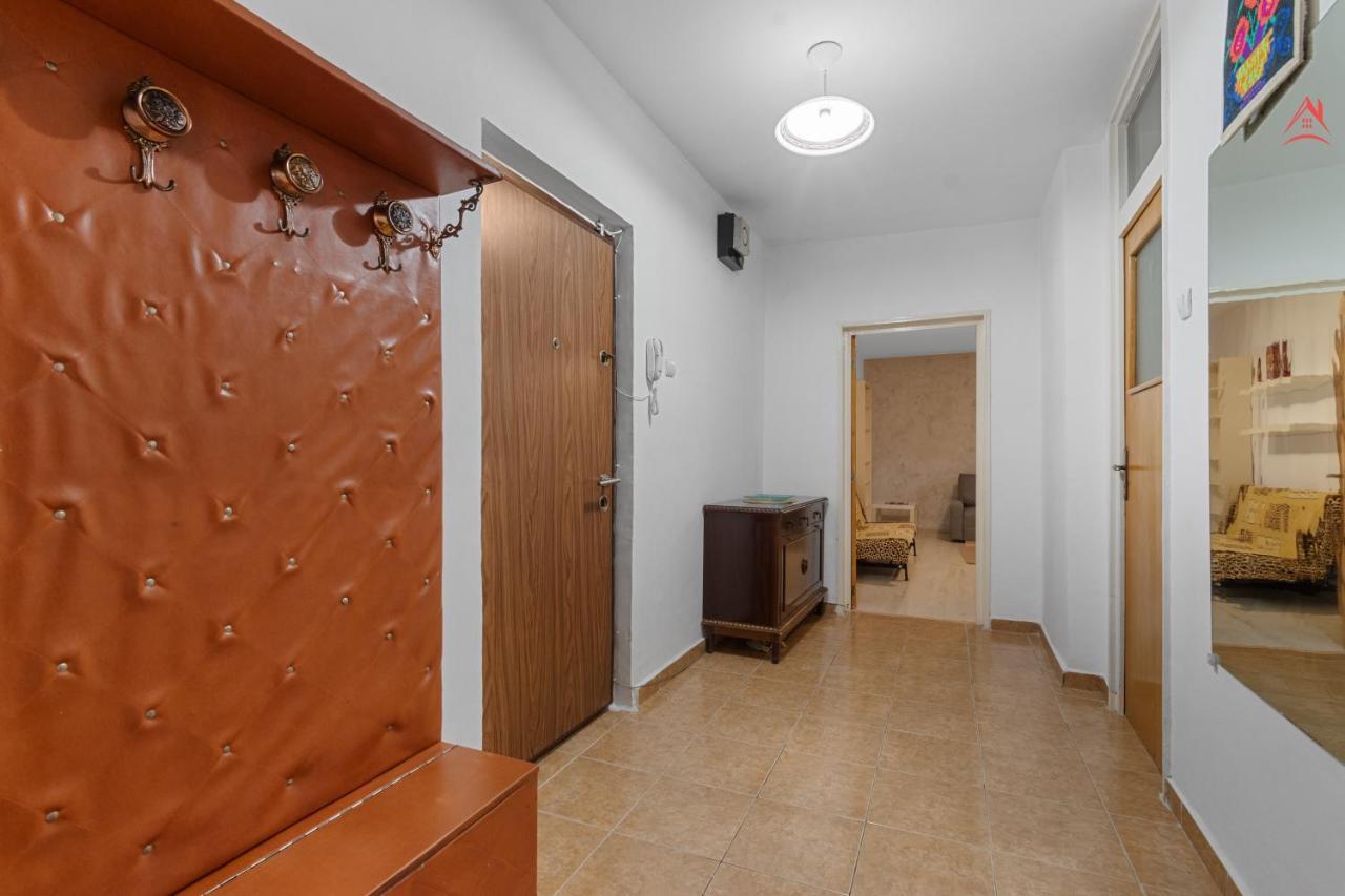 Dristor Large And Cozy Apartment Bucharest Exterior photo
